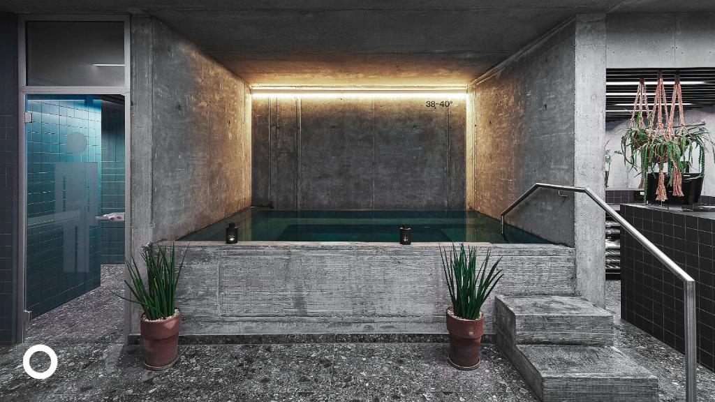 Hot tub, CenterHotel Midgardur in Reykjavik