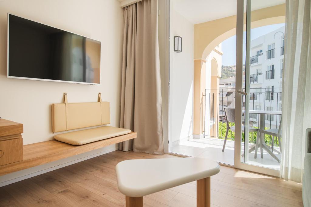 Hotel & Spa Blau Parc — Hotel rooms in San Antonio, Balearic Islands