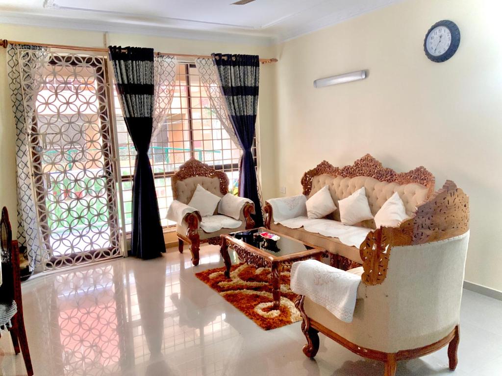 Entire 3 bedroom Duplex Villa with Garden at Vedic — Hotel in Kolkata