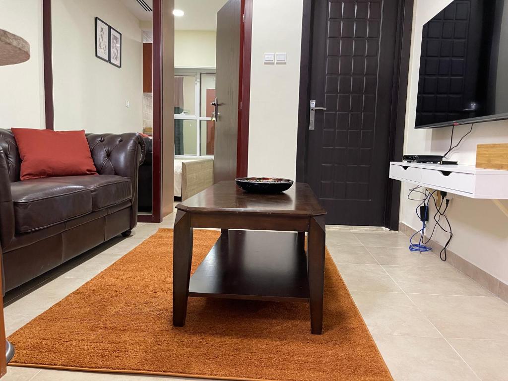 NEAR METRO - Cozy & Comfy 1BR Apartment In JLT photo
