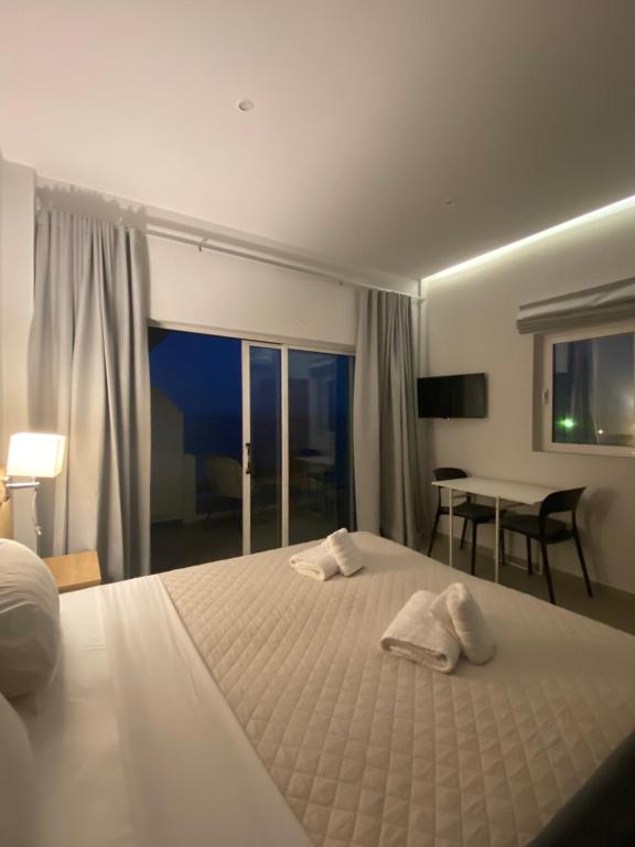 Euphoria Blue studio apartments photo