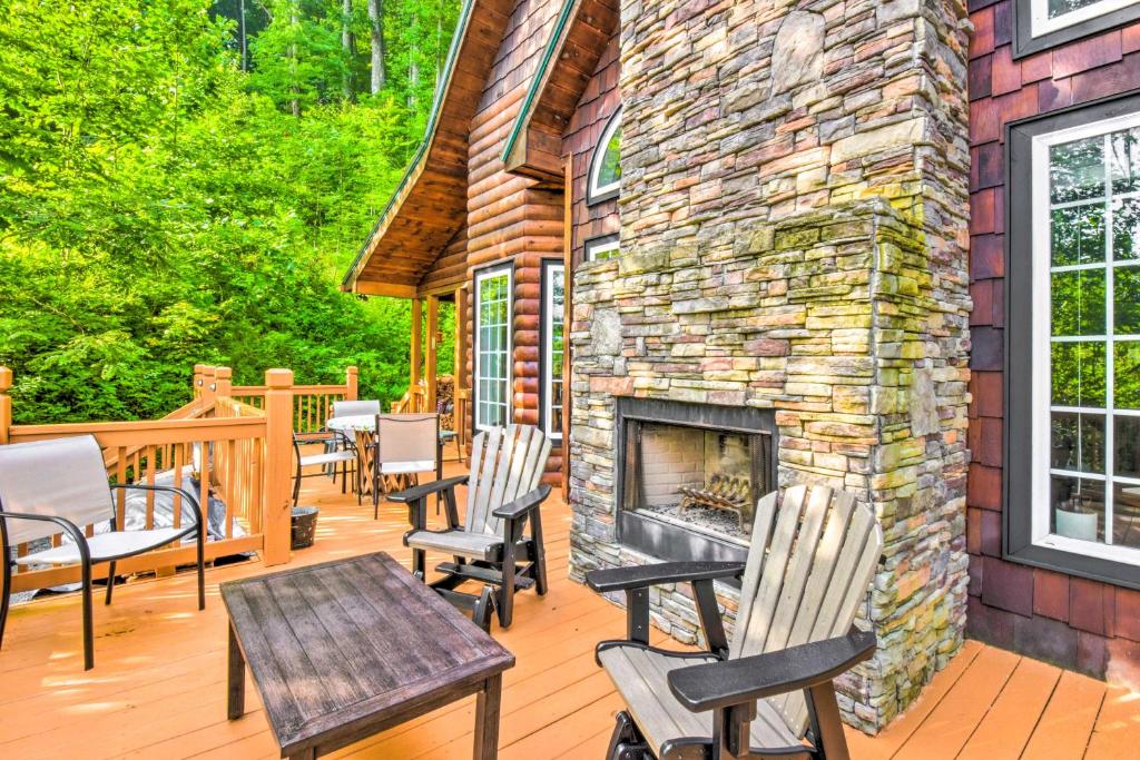 Serene Smoky Mountains Cabin Near Chatuge Lake