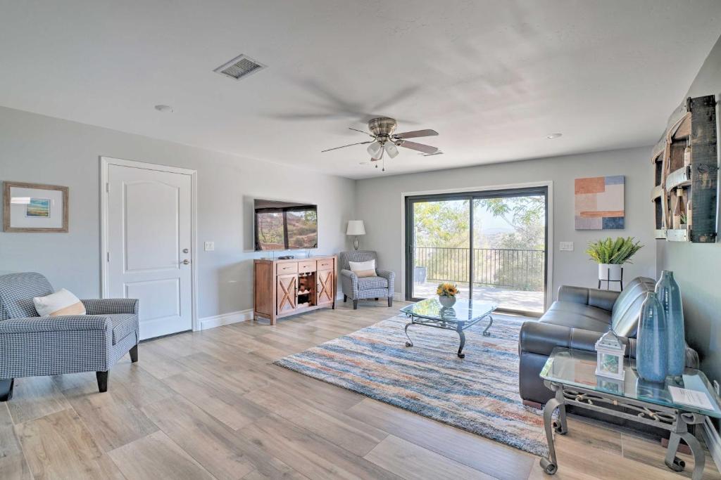 Hilltop Hideaway in Temecula Wine Country, Sage