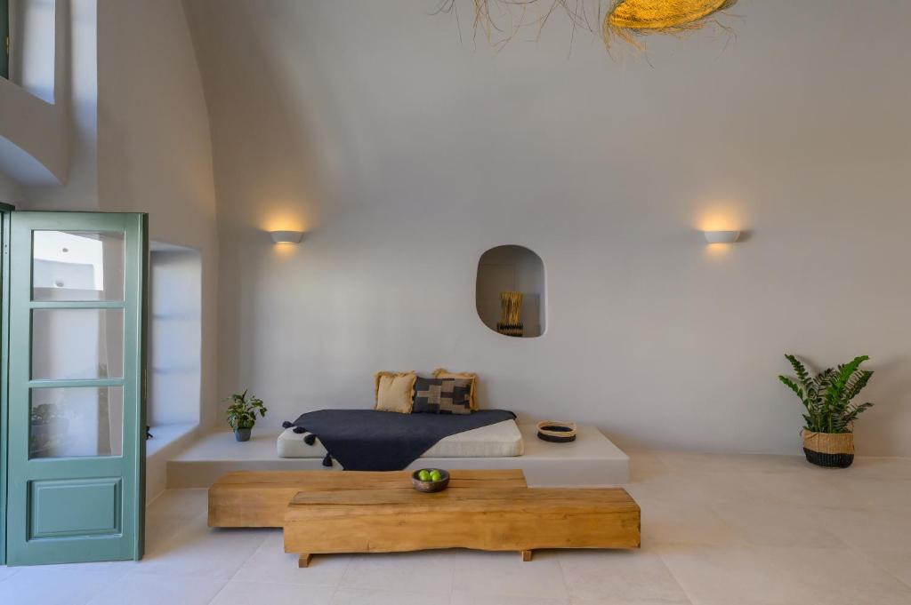 Elements Cave Suites, Megalokhori