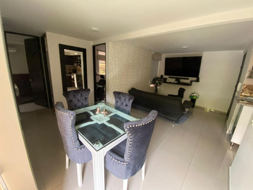 Espectacular apartamento totalmente amoblado - 2