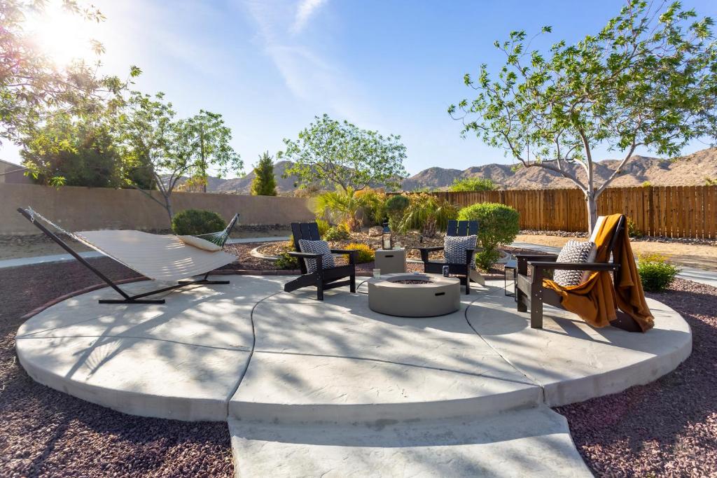 Desert Bloom by AvantStay Incredible Oasis w Dreamy Backyard Patio
