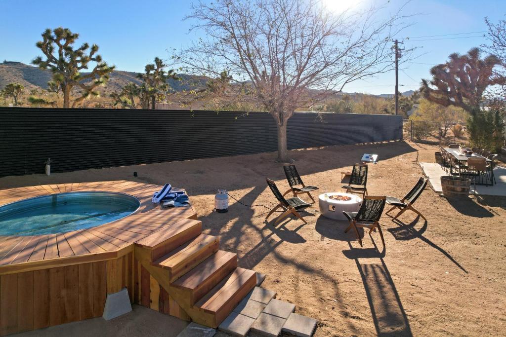 Acacia By AvantStay Modern J Tree Escape w Cowboy Pool Fire Pit Ping Pong Pool Table