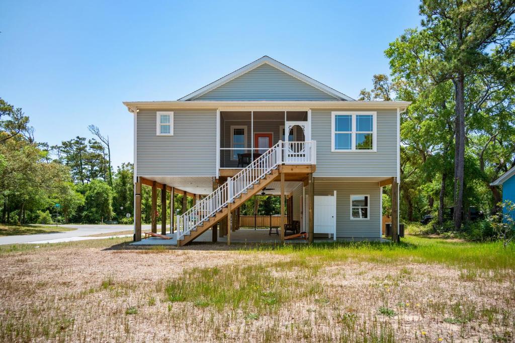 Pawsitively Paradise by Oak Island Accommodations, Oak Island