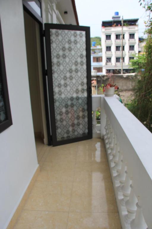 HT Homestay CAT BA photo