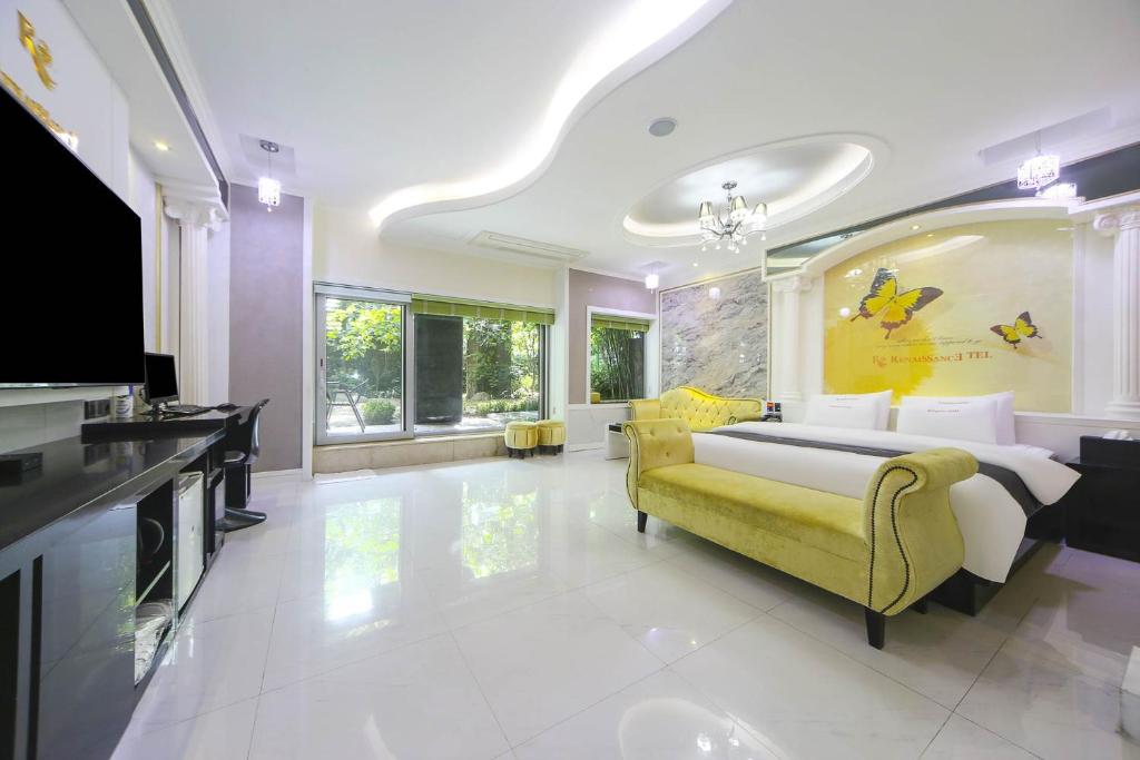 King Room with Spa Bath, Renaissance Hotel Pohang in Pohang-si