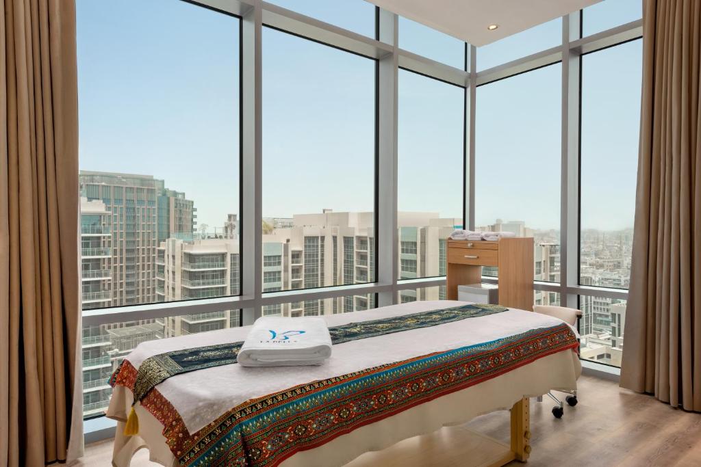Novotel Dubai Gold District — Hotel rooms in Dubai