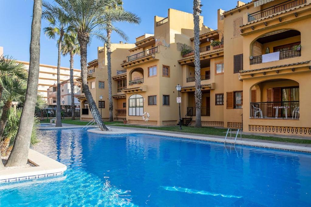 IDEAL para VERANO con PISCINA e INVIERNO con COCINA de LEÑA - 4