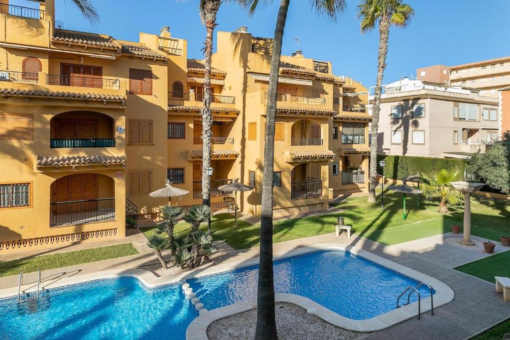 IDEAL para VERANO con PISCINA e INVIERNO con COCINA de LEÑA - 2