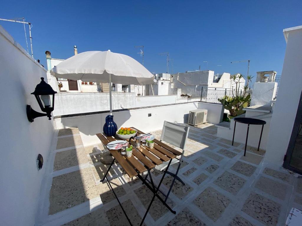 Cozy Stone House in Ostuni with sea view Terraces - 4