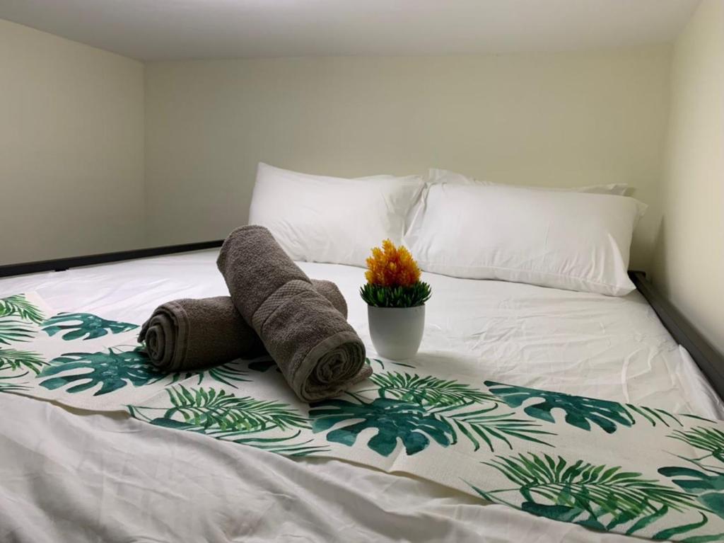 Tebrau City Residence, Warm Suite by HomestayJB — Hotel in Johor Bahru