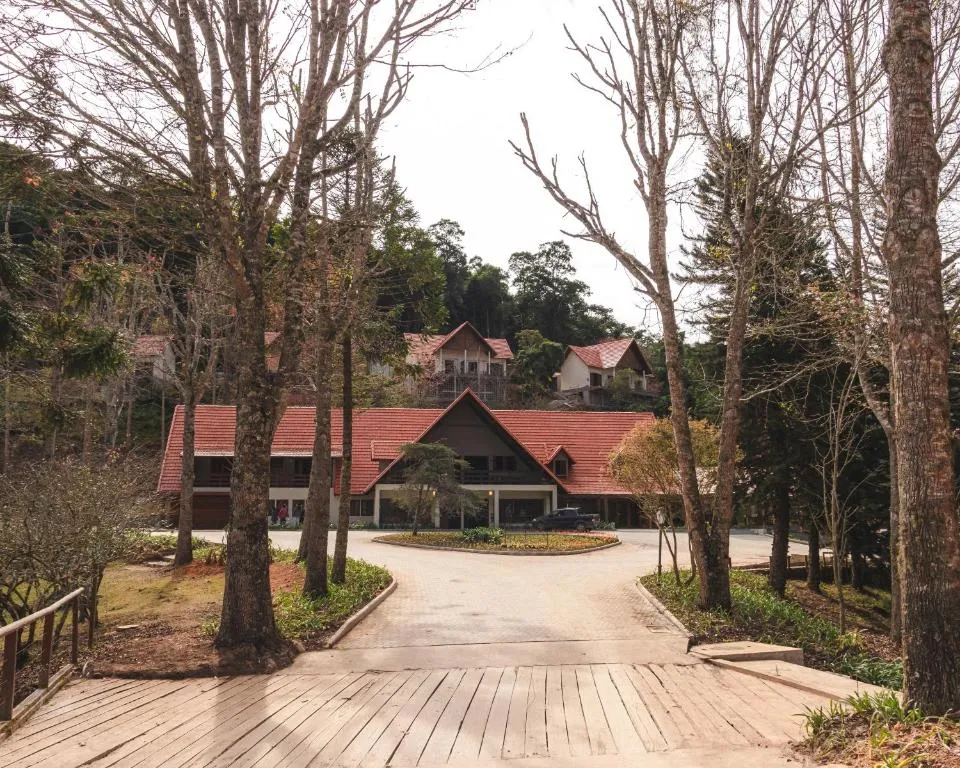 Natureza Eco Lodge，位于佩德拉阿祖尔的酒店