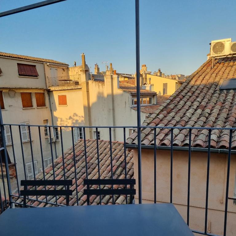 Un balcon sur les toits d'Aix - 4