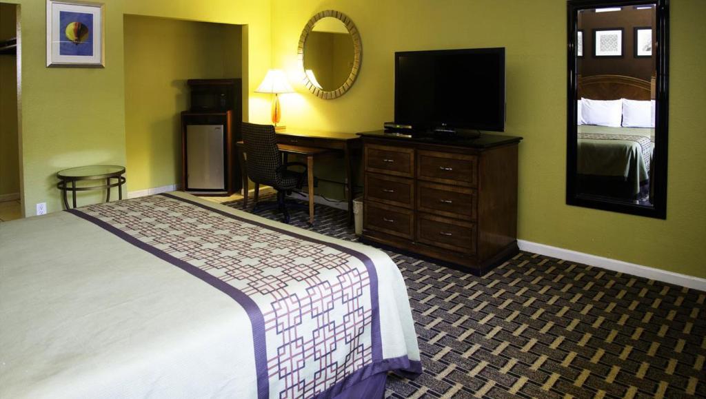 Kings Motel Inglewood - Adults Only photo