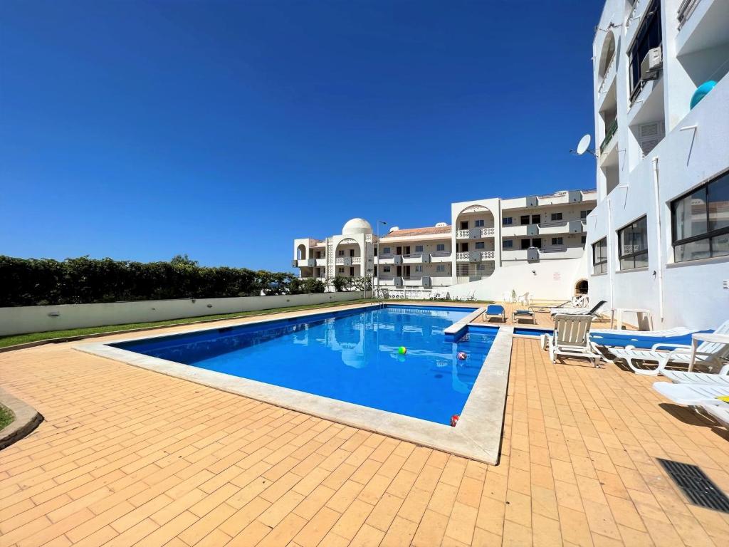 Albufeira Classic 1 With Pool by Homing, Albufeira