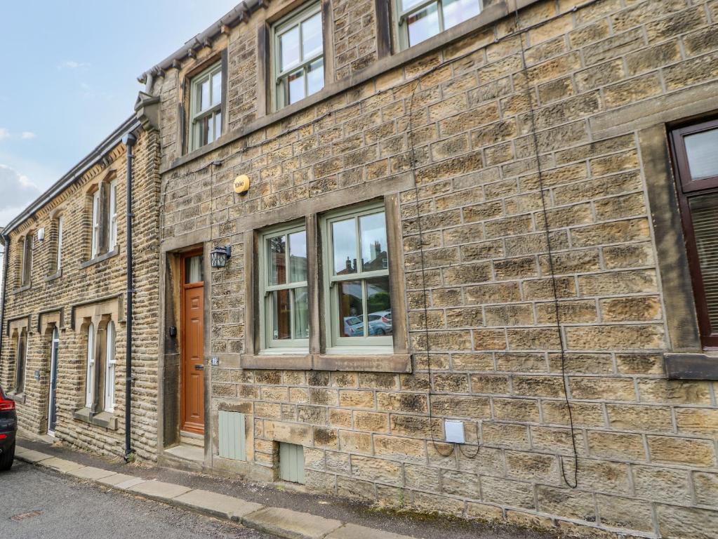 19 The Village, Holmfirth