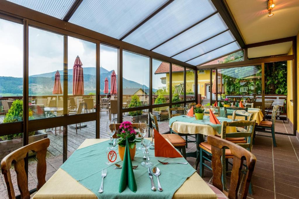 Hotel-Pension Schwaighofen photo