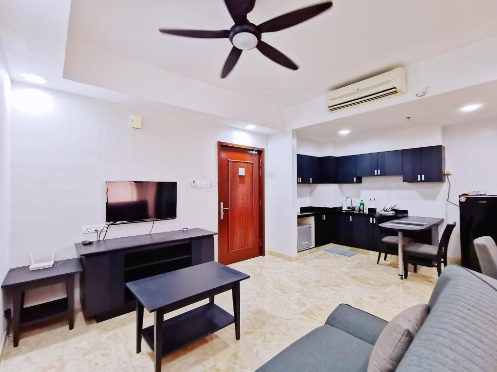 Shared lounge/TV area