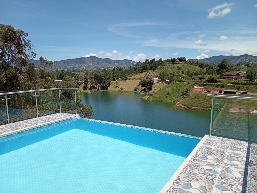 Paradise Lake Finca Hotel — Hotel in Guatape