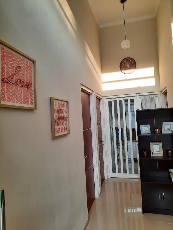 Villa 70 m² dengan 2 kamar tidur dan 1 kamar mandi pribadi di Malang Pusat (DDS Villa Permata Garden Regency Batu)