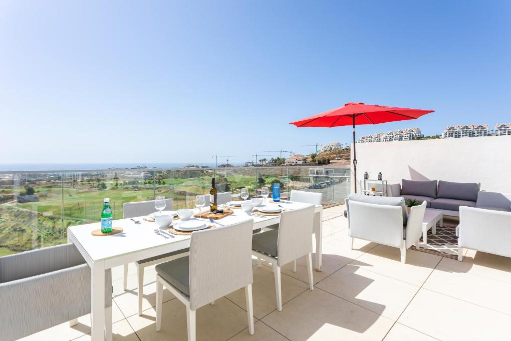 Luxury Penthouse Large Terrace OR79 by AORA STAY - 3