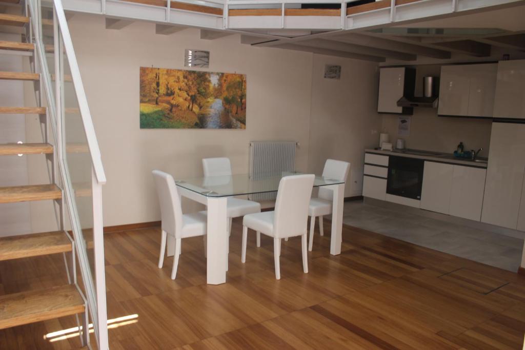 Nic House - 2