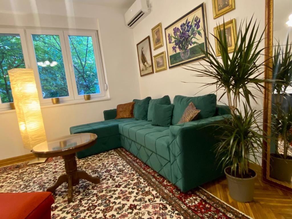 Local nest by Mili - 1