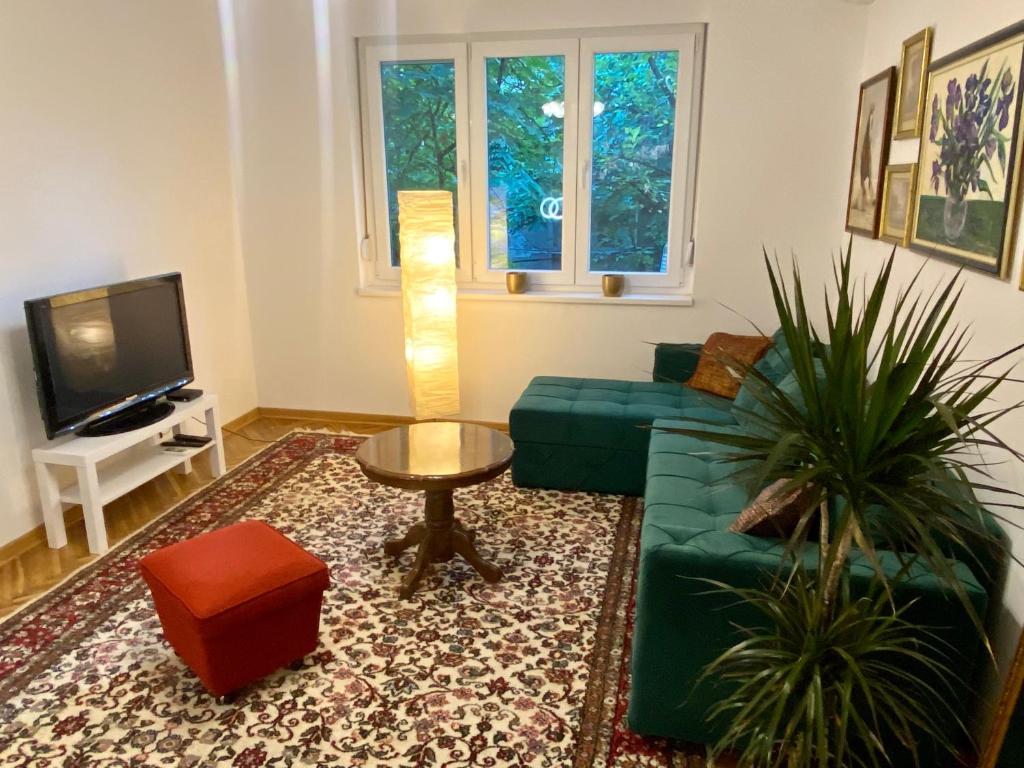 Local nest by Mili - 4