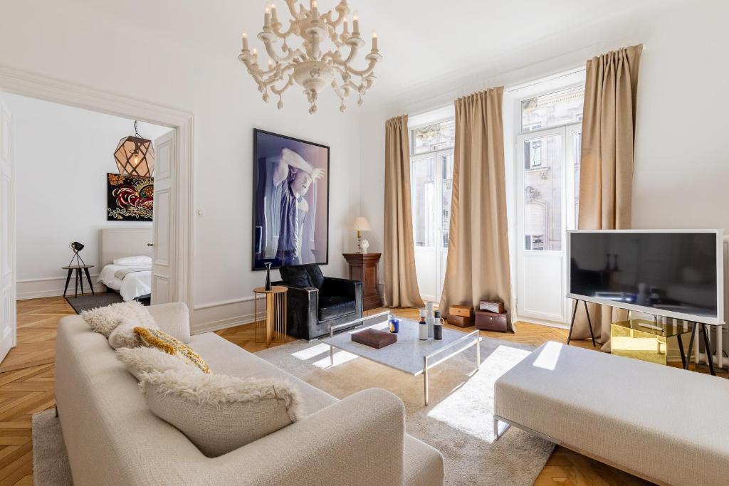 LUXUEUX APPARTEMENT CENTRE VILLE - 2