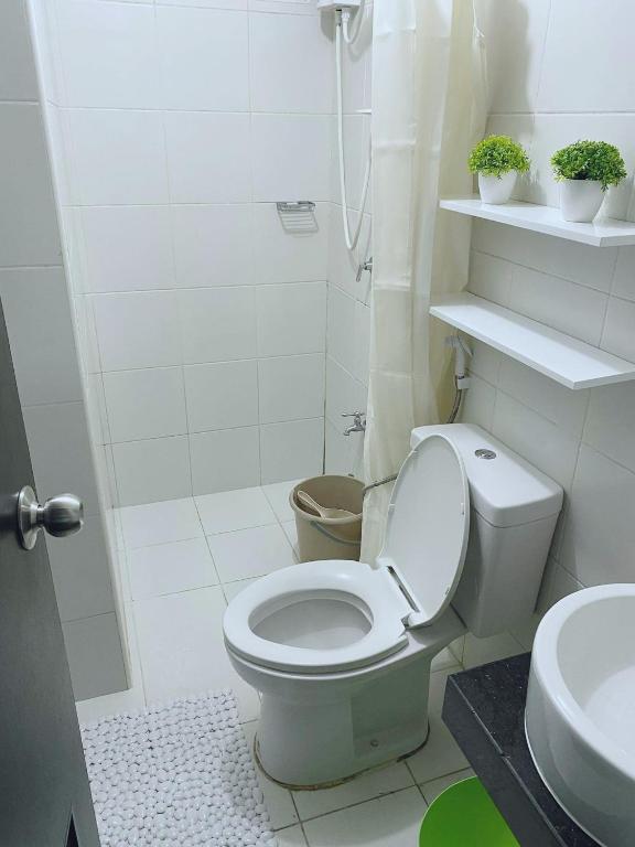 Cozy home in the heart of Makati (2BR in SLP) photo