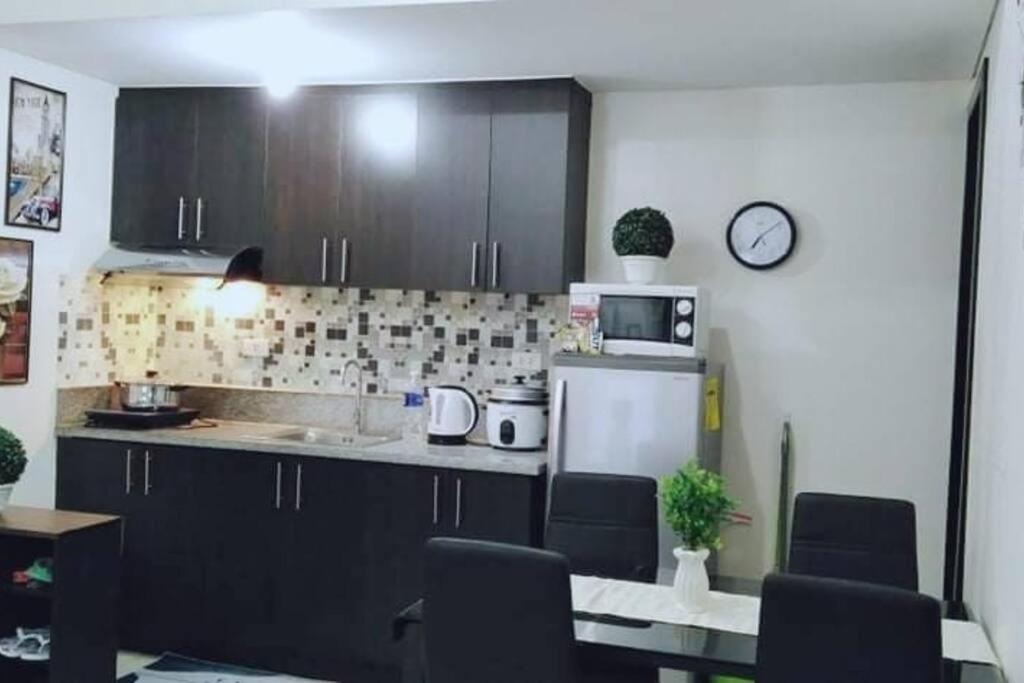 Cozy home in the heart of Makati (2BR in SLP) photo