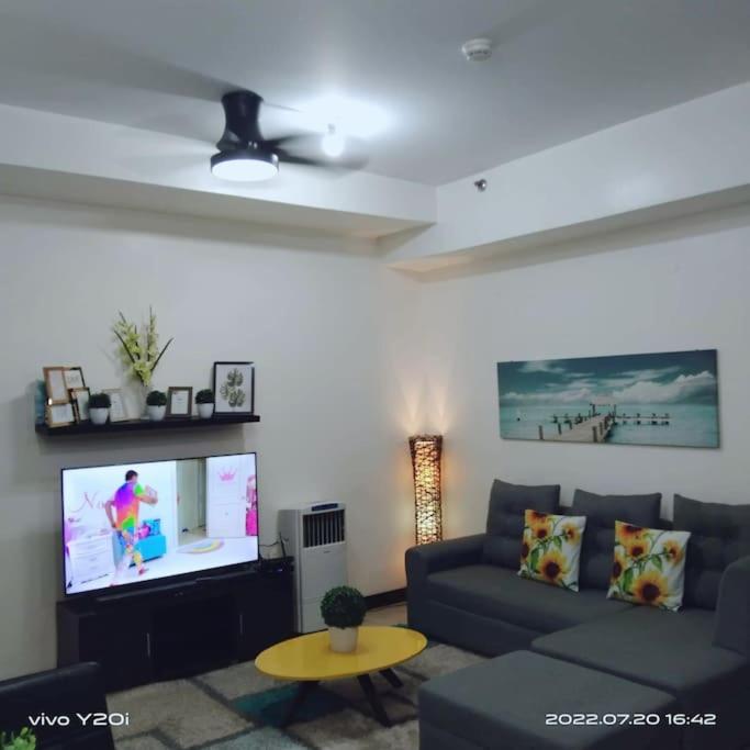 Cozy home in the heart of Makati (2BR in SLP) photo