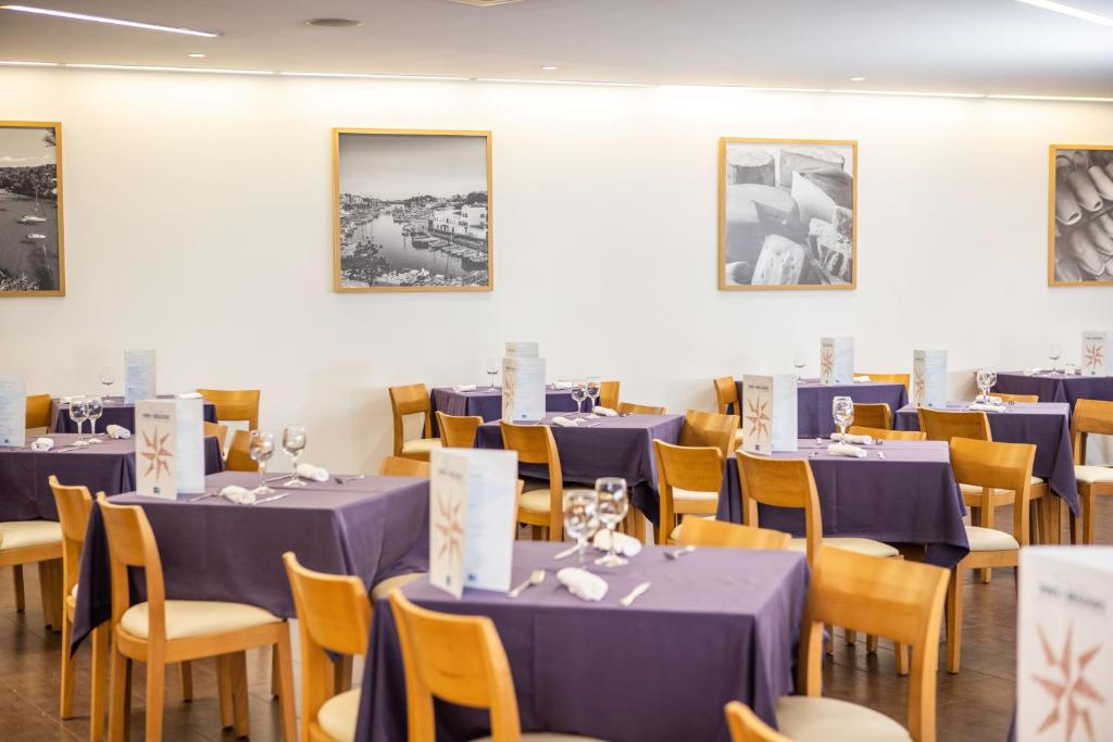 RVHotels Sea Club Menorca — Restaurant & bars in Cala'n Blanes, Balearic Islands