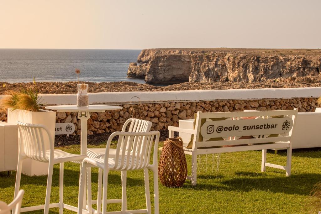 RVHotels Sea Club Menorca — Restaurant & bars in Cala'n Blanes, Balearic Islands