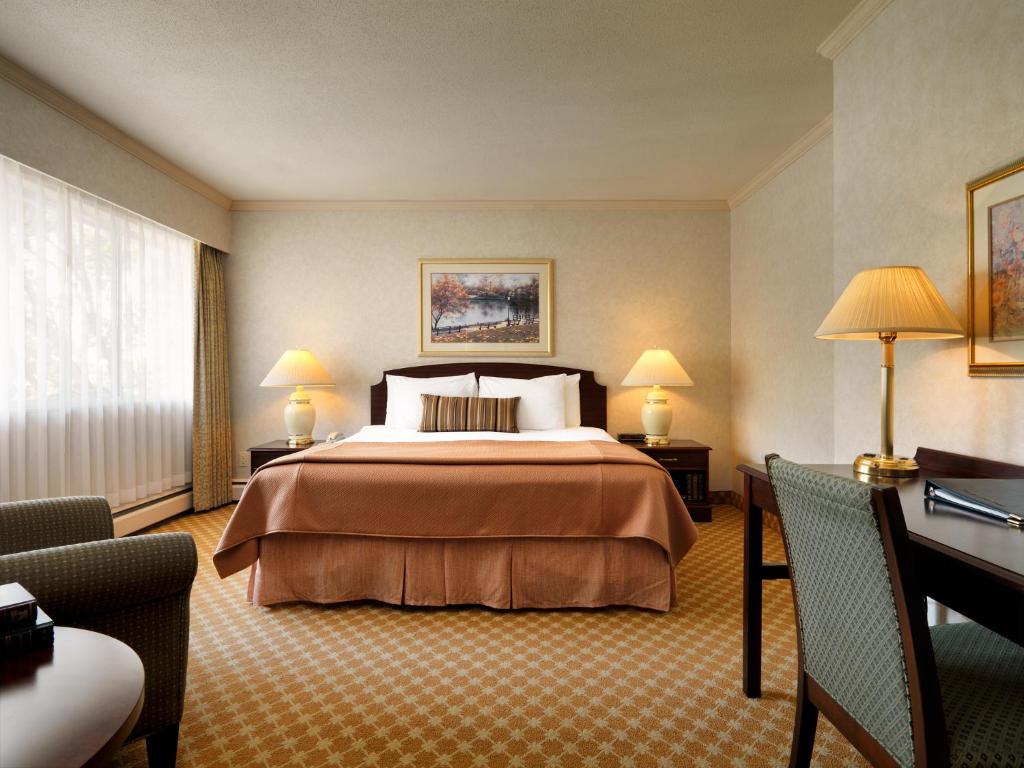 Royal Scot Hotel & Suites