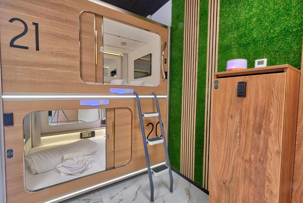 Ljubljana Capsule Hostel — Hotel in Ljubljana