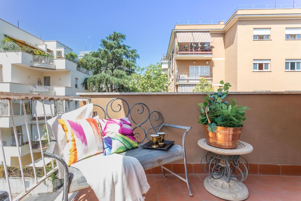 Ginevra Prestigious Apartment with Balcony close the Vatican - 5