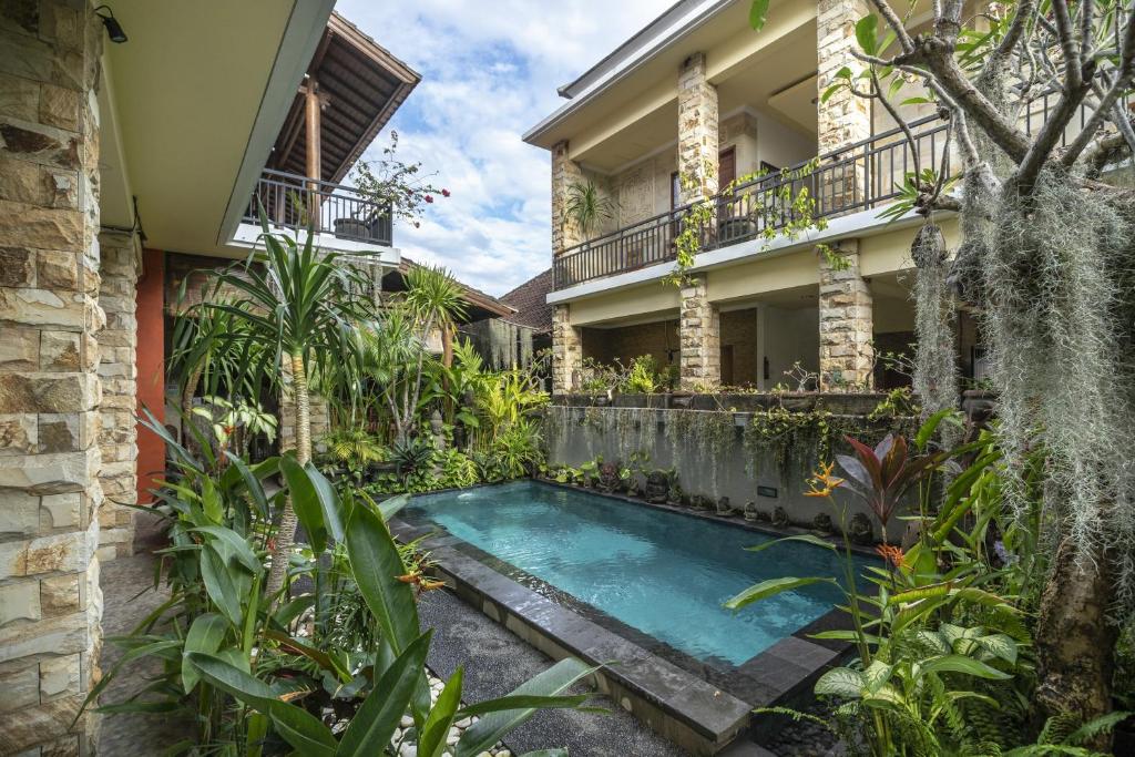 Frog Homestay — Hotel in Bali