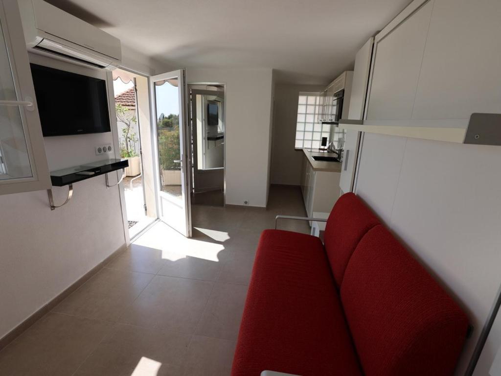 Charmant studio rénové avec terrasse, climatisation et WiFi gratuit - FR-1-196-166 - 3