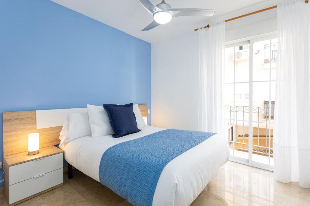 Holidays2Malaga Capuchinos French balconies, private parking, WiFi & Air con - 5