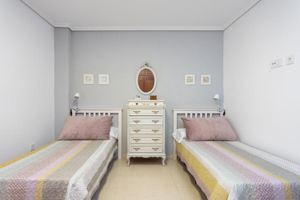 Home2Book Stylish & Roomy Santa Cruz City Center - 4