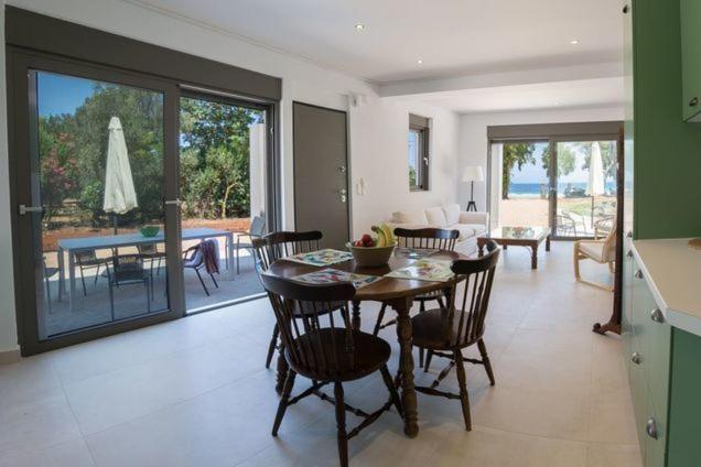 Eucalyptus -- Agios Ioannis Beachfront Apartment, Lefkada