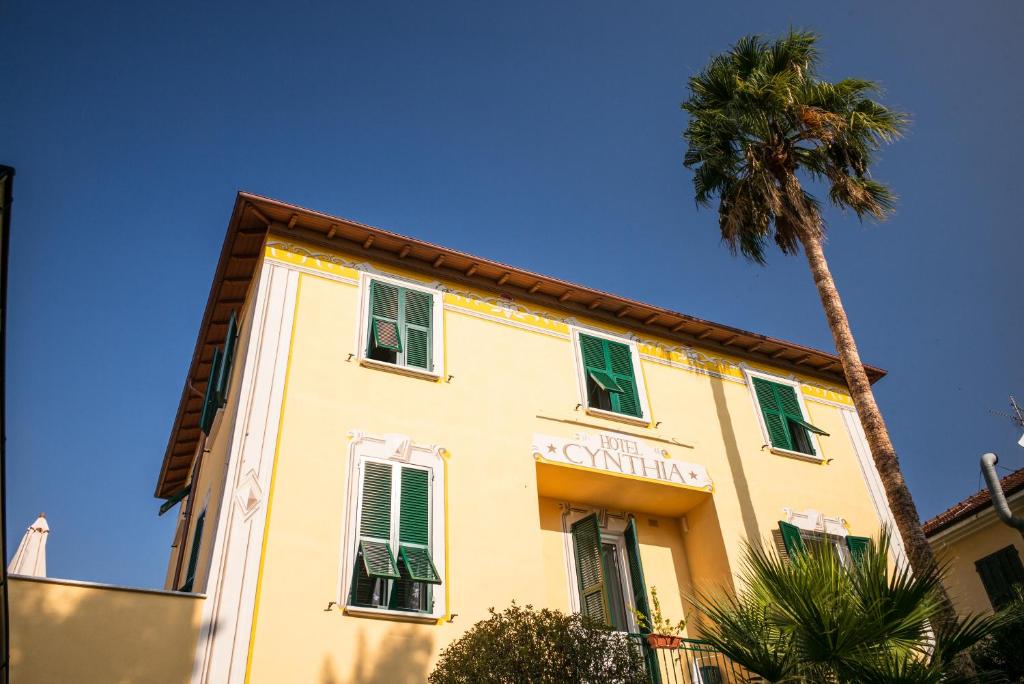 Hotel Cynthia - 1