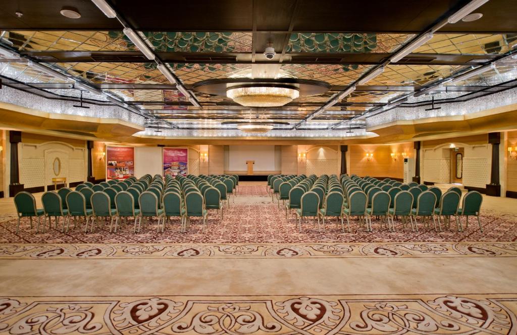 مركز الأعمال