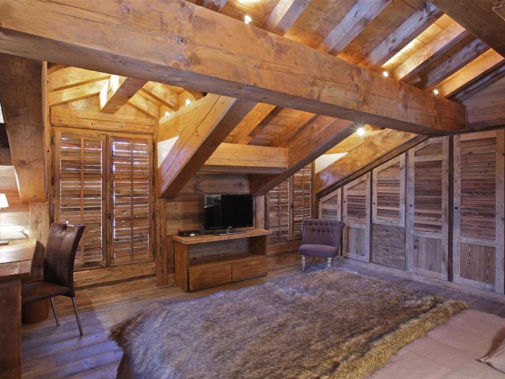 Chalet convivial proche des pistes avec parking - FR-1-564-25 - 2