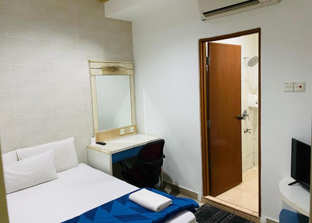 EE HOTEL Johor Jaya photo